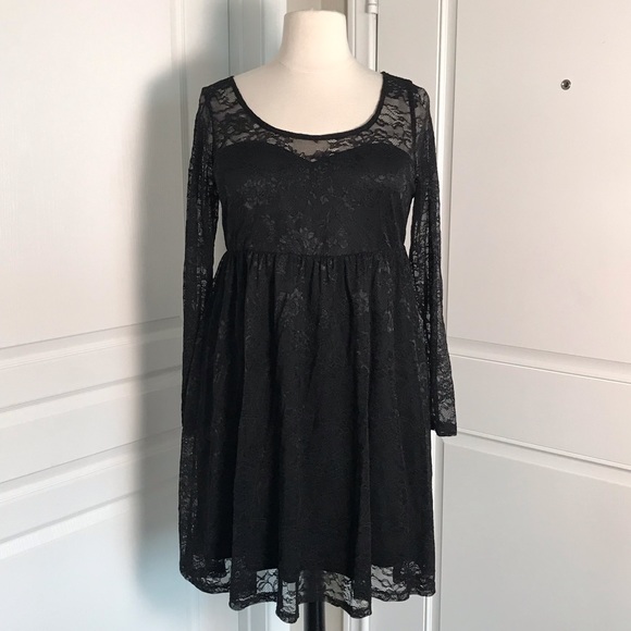 torrid Dresses & Skirts - TORRID BLACK LACE LONG SLEEVE DRESS